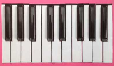 Invisalign Berlin presents: 'My little tooth piano'
